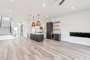 Modern Farmhouses - Houston, TX