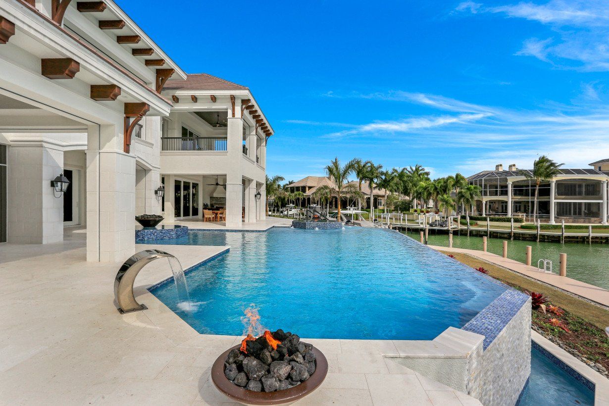 casa en Aqua Custom Homes por Aqua Custom Homes