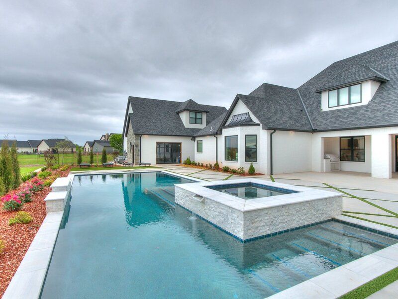 League Custom Homes Inc por League Custom Homes Inc en Oklahoma City Oklahoma