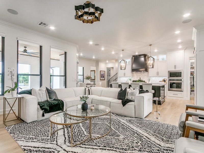 League Custom Homes Inc - Mustang, OK