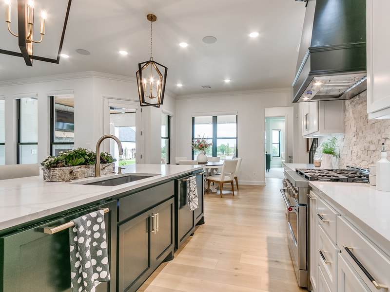 League Custom Homes Inc - Mustang, OK