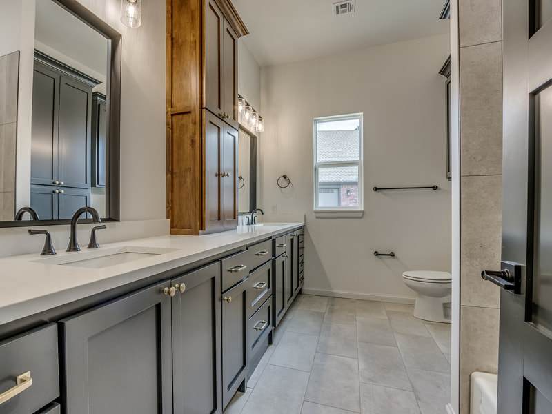 League Custom Homes Inc - Mustang, OK