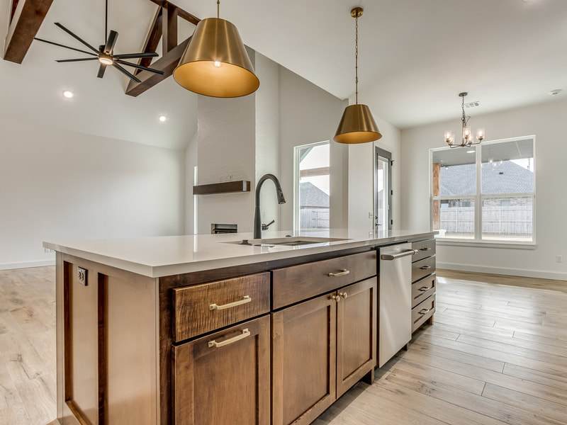 League Custom Homes Inc - Mustang, OK