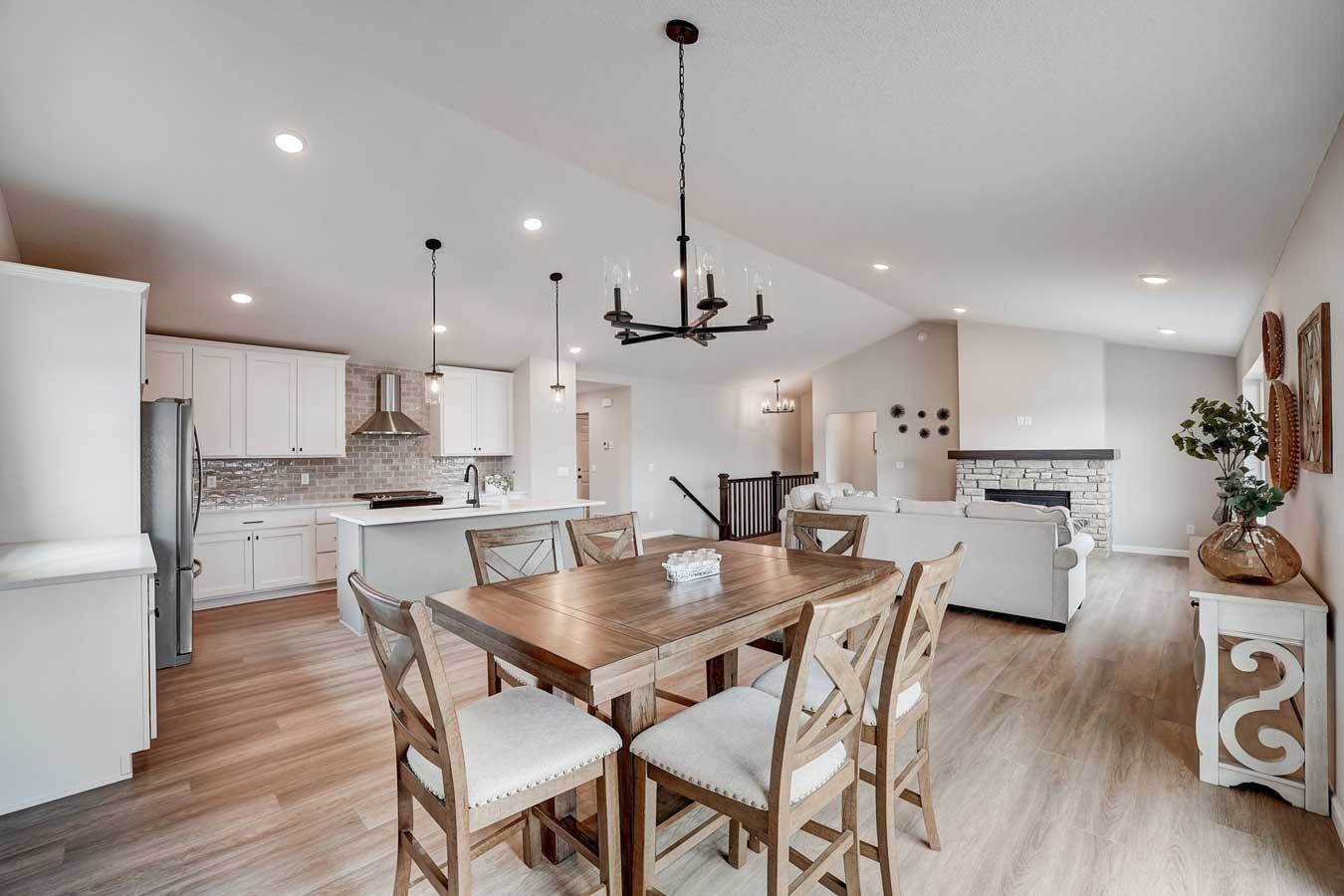 casa en Crow River Heights por LOOMIS HOMES