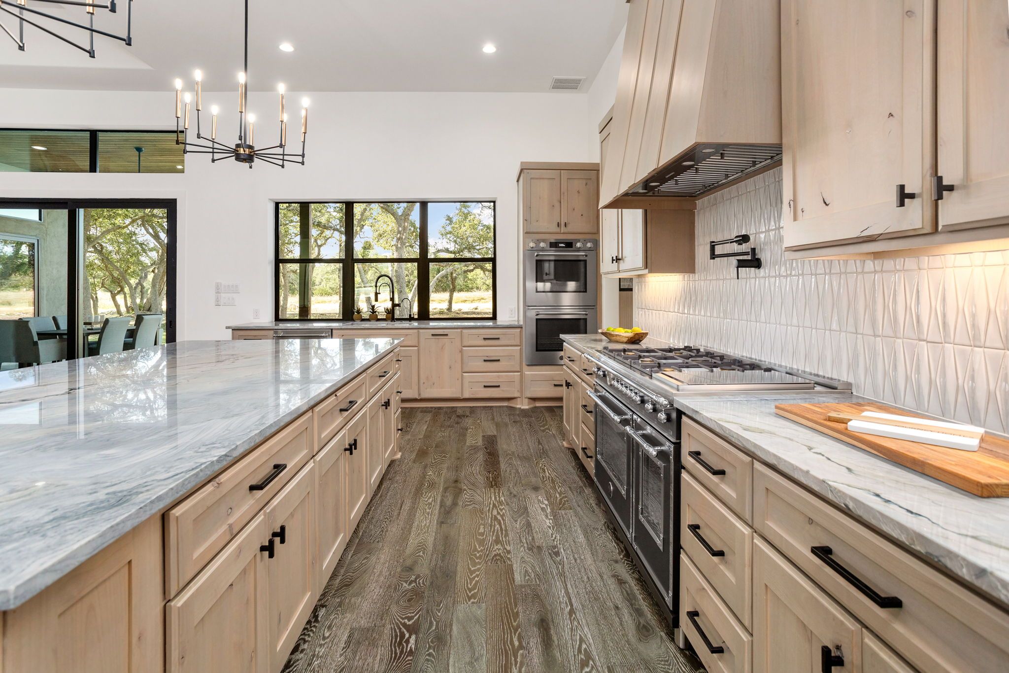 casa en Belle Oaks Ranch Luxury por Journey Homes