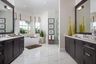 casa en Park Shore por Florida Lifestyle Homes