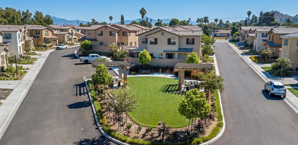 casa en Capital Pacific Homes por Capital Pacific Homes