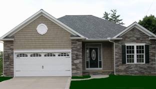 Blue Heron por Little Mountain Homes Inc. en Cleveland Ohio