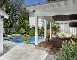 Bayfair Custom Homes por Bayfair Custom Homes en Tampa-St. Petersburg Florida