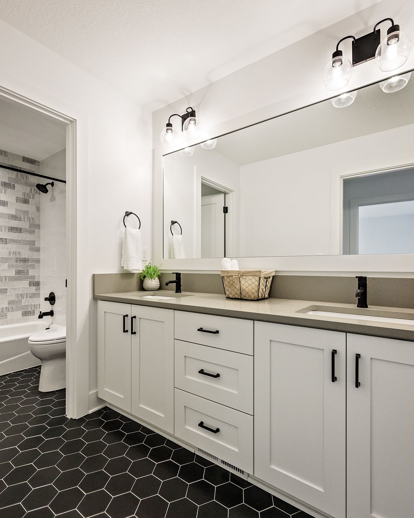 Lake Oswego, OR 97035