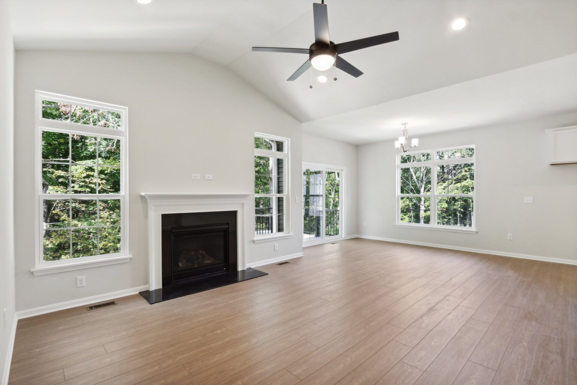 329 N Aspen Dr. Cortland, IL 60112