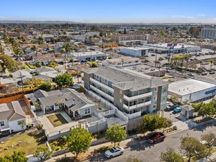 Plaza Del Rey por Kire Builders Inc. en San Diego California