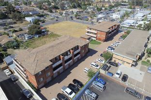 Addisyn Park Apartments por Kire Builders Inc. en San Diego California