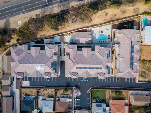 Bella Vita por Kire Builders Inc. en San Diego California