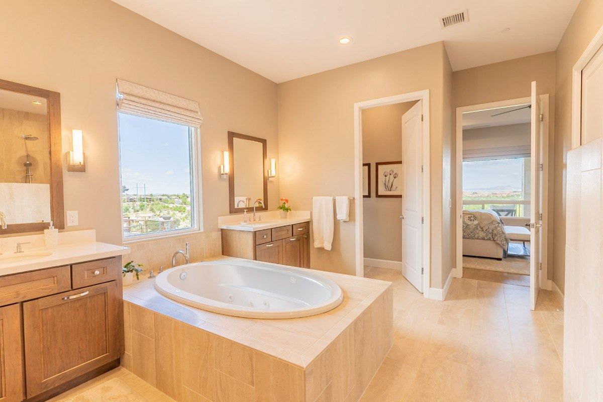 casa en Crystal Creek Builders, Inc. por Crystal Creek Builders, Inc.