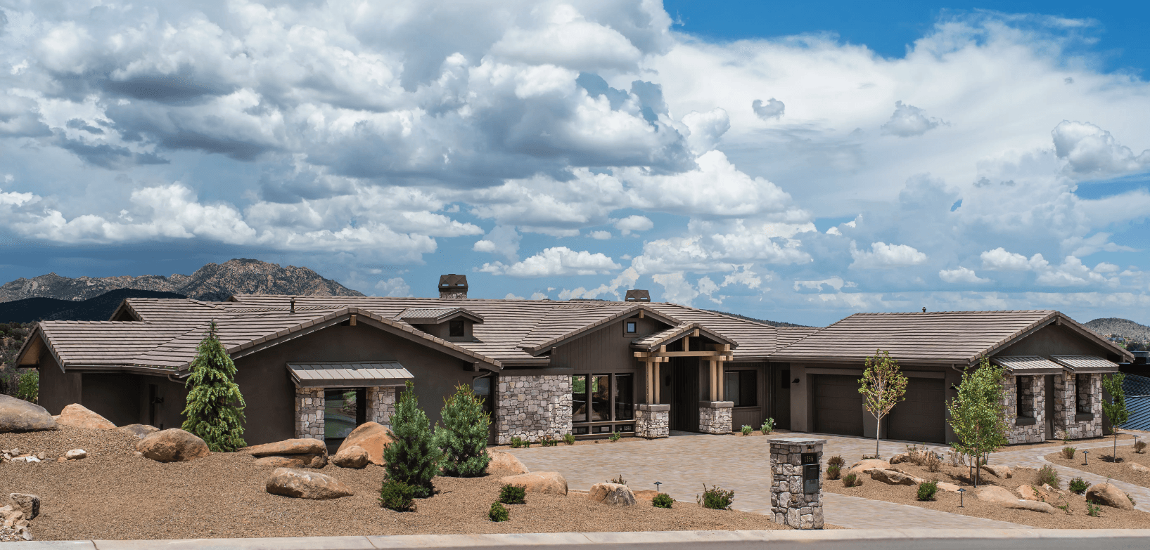 casa en Crystal Creek Builders, Inc. por Crystal Creek Builders, Inc.