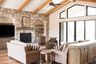 casa en Crystal Creek Builders, Inc. por Crystal Creek Builders, Inc.