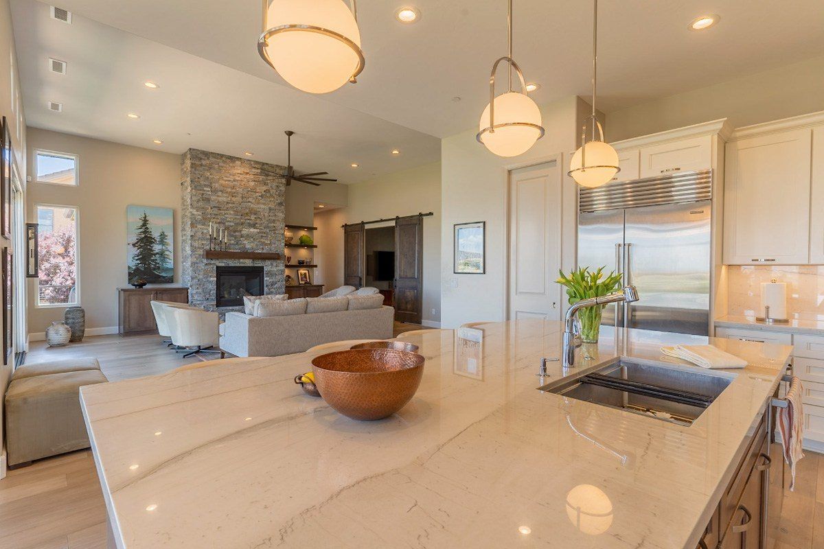 casa en Crystal Creek Builders, Inc. por Crystal Creek Builders, Inc.