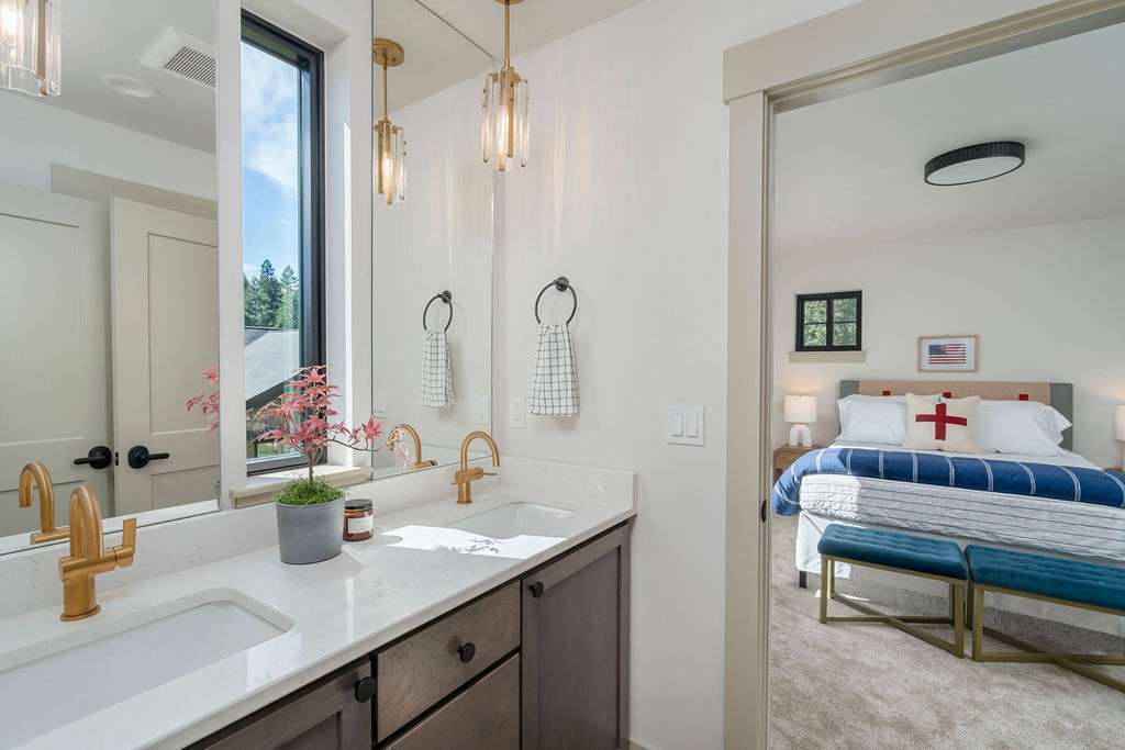 casa en Model Homes por Anthem Pacific Homes