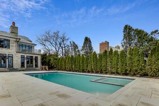 Heritage Luxury Homes por Heritage Luxury Homes en Chicago Illinois