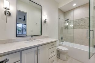 North Dallas por Ron Davis Custom Homes en Dallas Texas