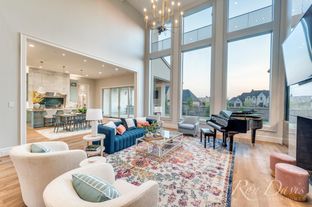 Newman Village por Ron Davis Custom Homes en Dallas Texas