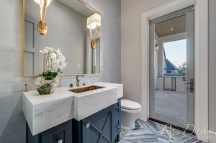 Newman Village por Ron Davis Custom Homes en Dallas Texas