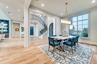 Newman Village por Ron Davis Custom Homes en Dallas Texas