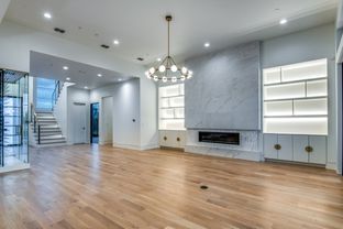 Hills Of Kingswood por Ron Davis Custom Homes en Dallas Texas
