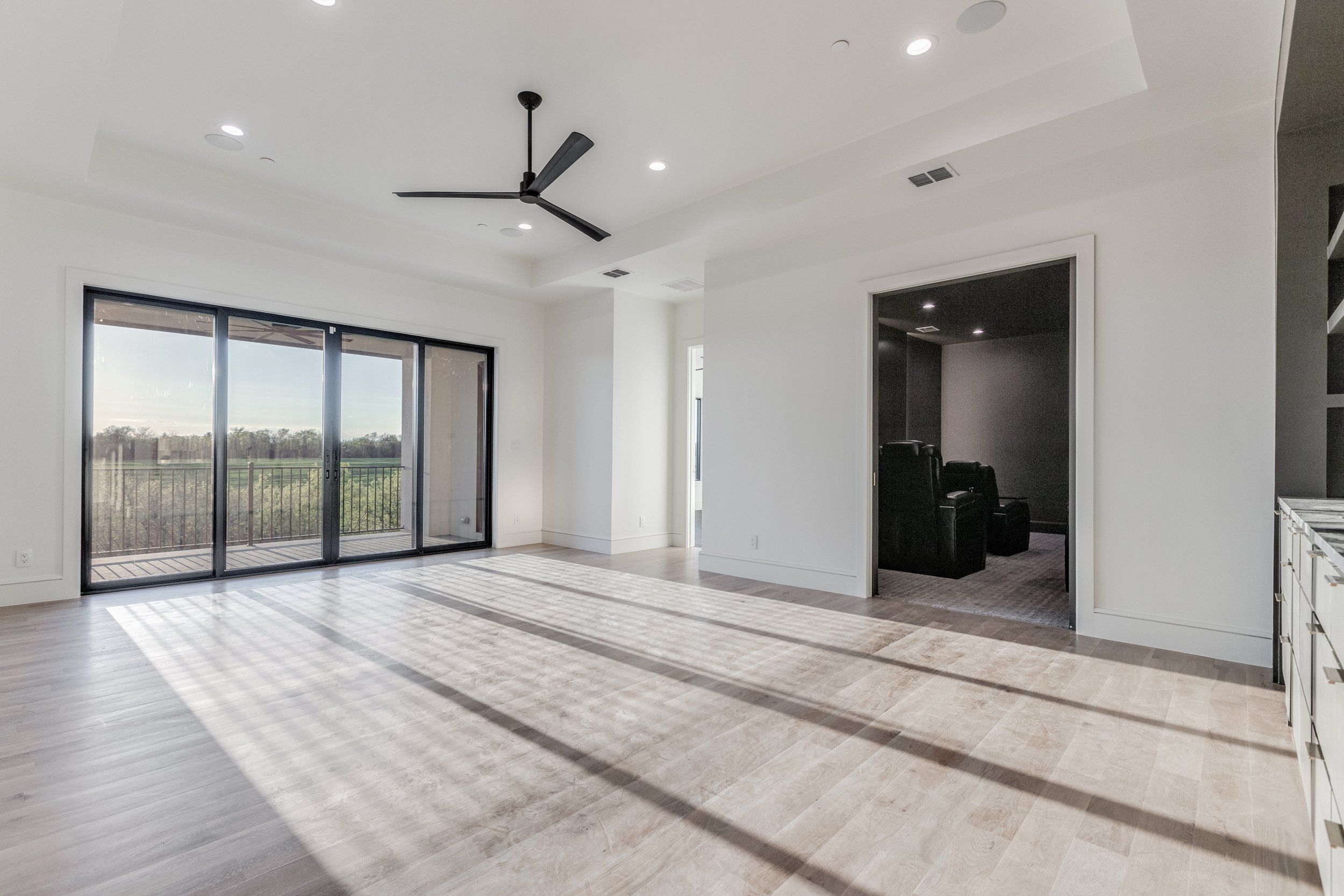 Hills Of Kingswood por Ron Davis Custom Homes en Dallas Texas