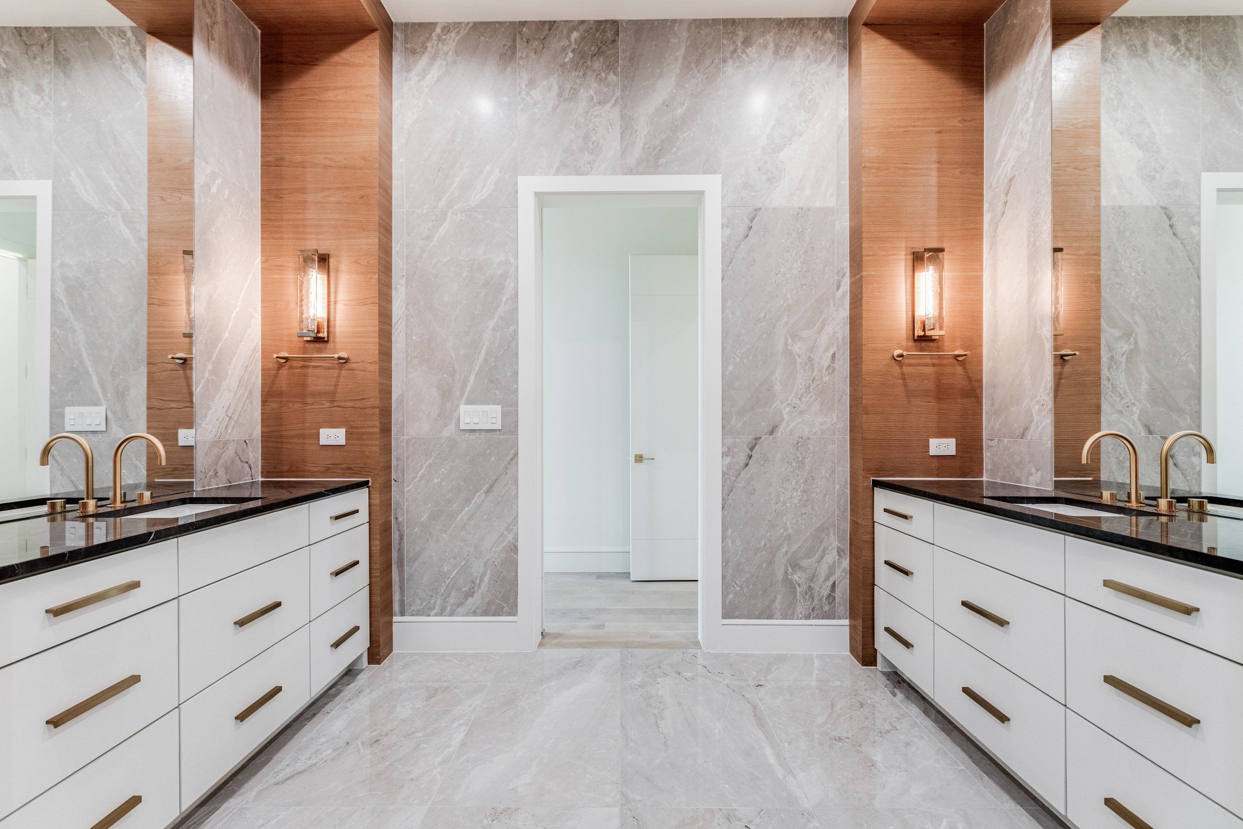 Hills Of Kingswood por Ron Davis Custom Homes en Dallas Texas