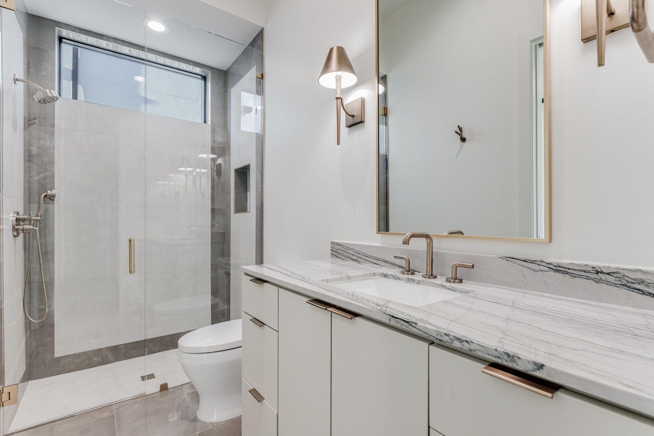 Hills Of Kingswood por Ron Davis Custom Homes en Dallas Texas