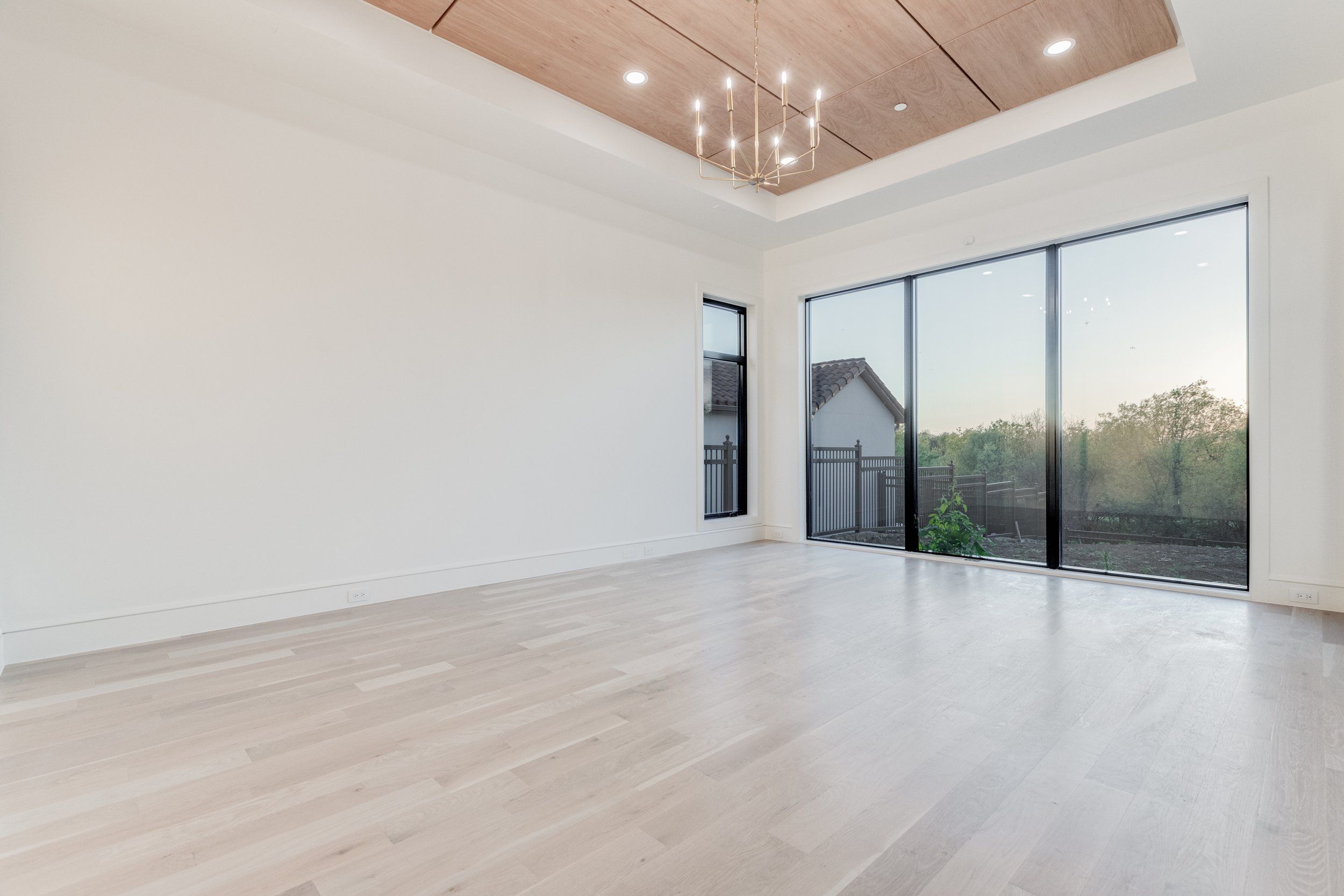 Hills Of Kingswood por Ron Davis Custom Homes en Dallas Texas