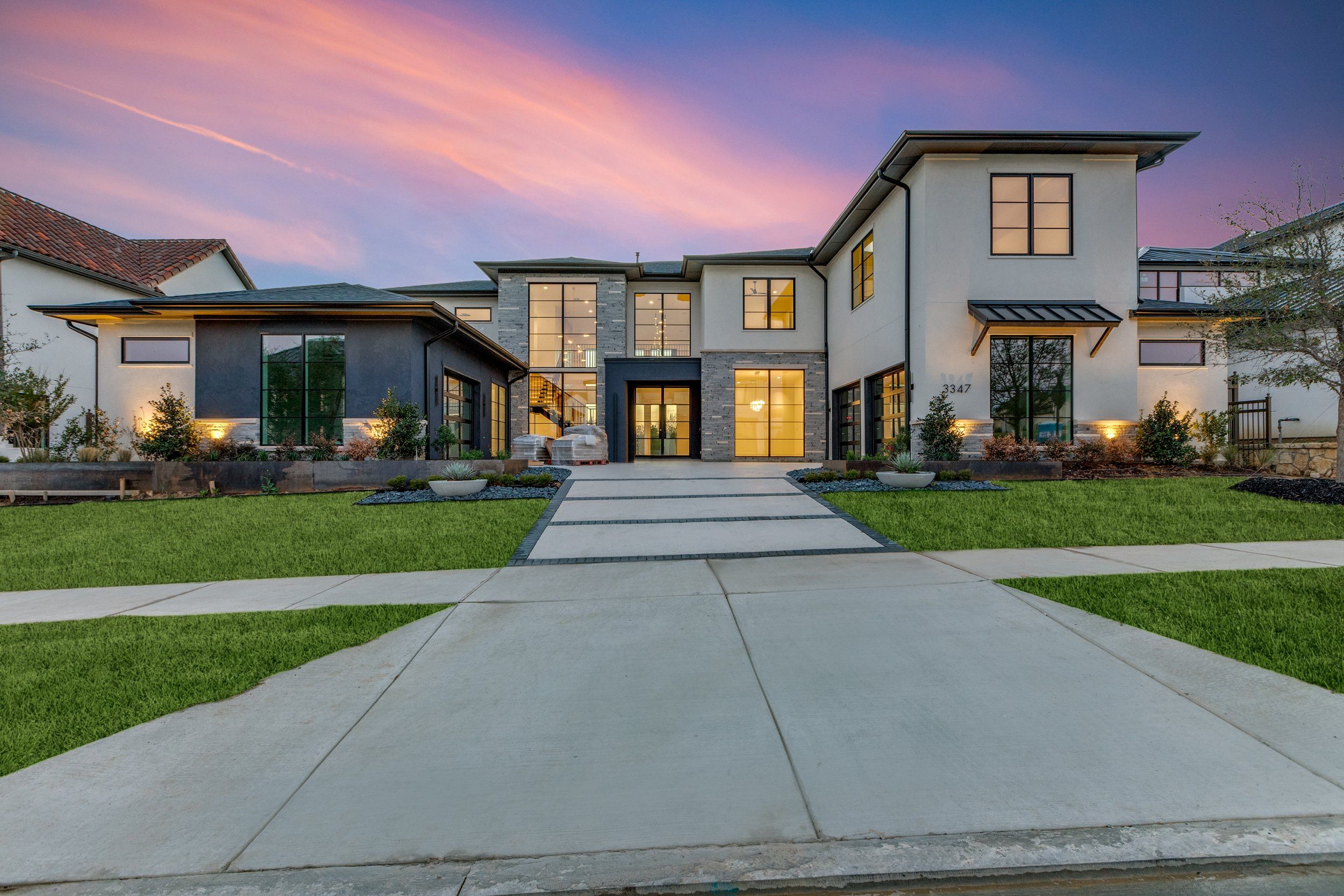 Hills Of Kingswood por Ron Davis Custom Homes en Dallas Texas