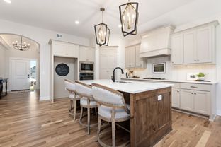 Brookwood Farms por DM Homes Inc en Kansas City Kansas