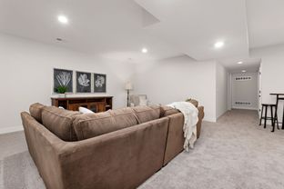 Brookwood Farms por DM Homes Inc en Kansas City Kansas