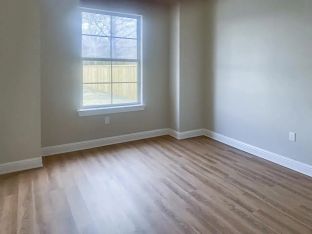Lone Oak por East Texas Homes en Longview Texas