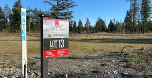The Classic Enclave por Northridge Contractors, Inc en Tacoma Washington
