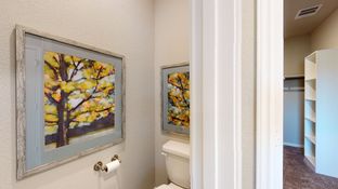 Rollingbrook Estates por Colina Homes en Houston Texas