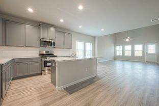 Rollingbrook Estates por Colina Homes en Houston Texas