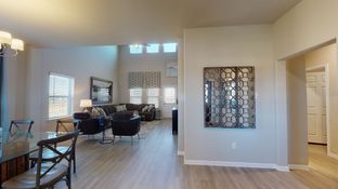 Rollingbrook Estates por Colina Homes en Houston Texas