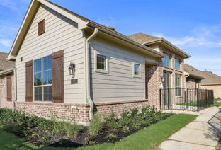 Mira Lagos Villas por Grenadier Homes en Dallas Texas