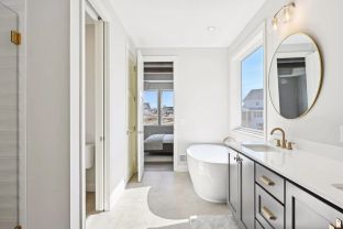 Hollydale Villas por Stonegate Builders en Minneapolis-St. Paul Minnesota