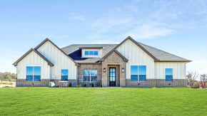 Monarch Manor - Poolville, TX