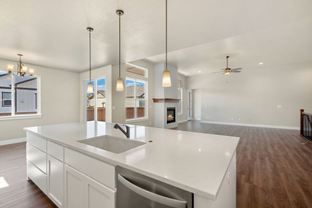 Hamilton - Kinston Centerra: Loveland, Colorado - Bridgewater Homes