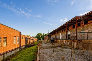 The Works por Selig Enterprises en Atlanta Georgia