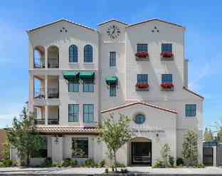 Reseda Theater Senior Housing por Thomas Safran & Associates en Los Angeles California