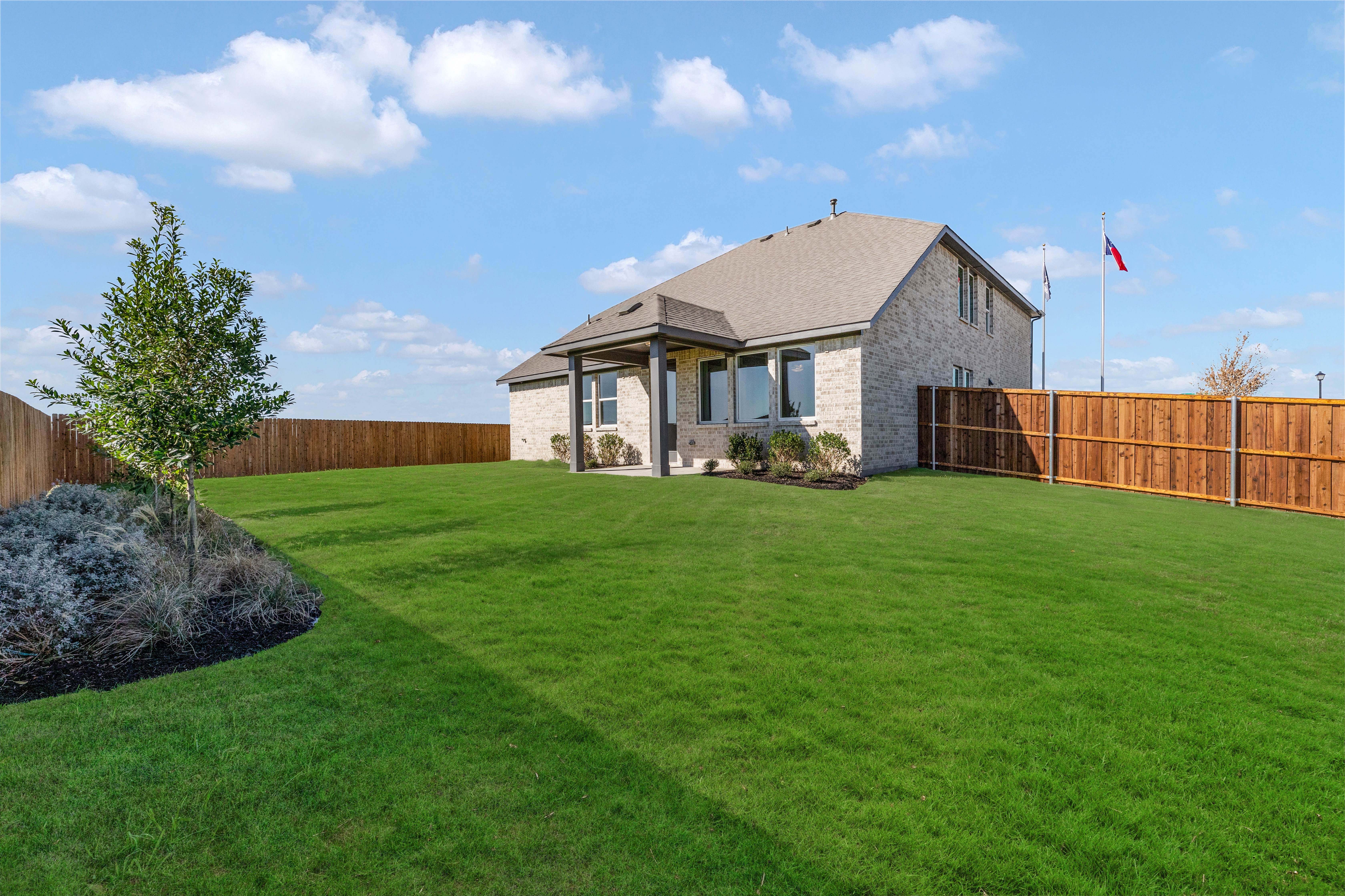 casa en New Construction Homes IN Forney TX At Walden Pond por RockWell Homes
