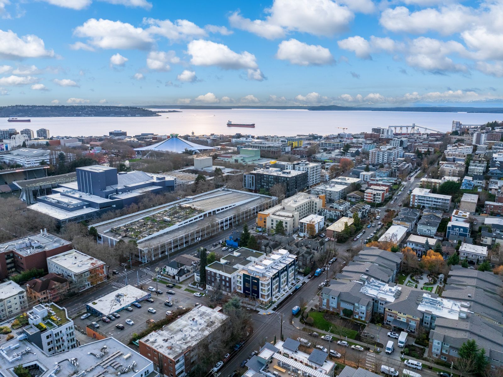 casa en Queen Anne (Valley St) por Mirra Homes, LLC