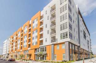 Patina At Midtown por Republic Family of Companies en San Jose California